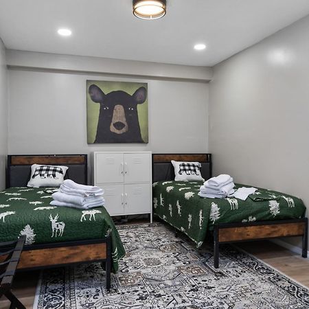Spacious Cabin Near Hocking Hills And Caves With Hot Tub And Firepit Laurelville 外观 照片
