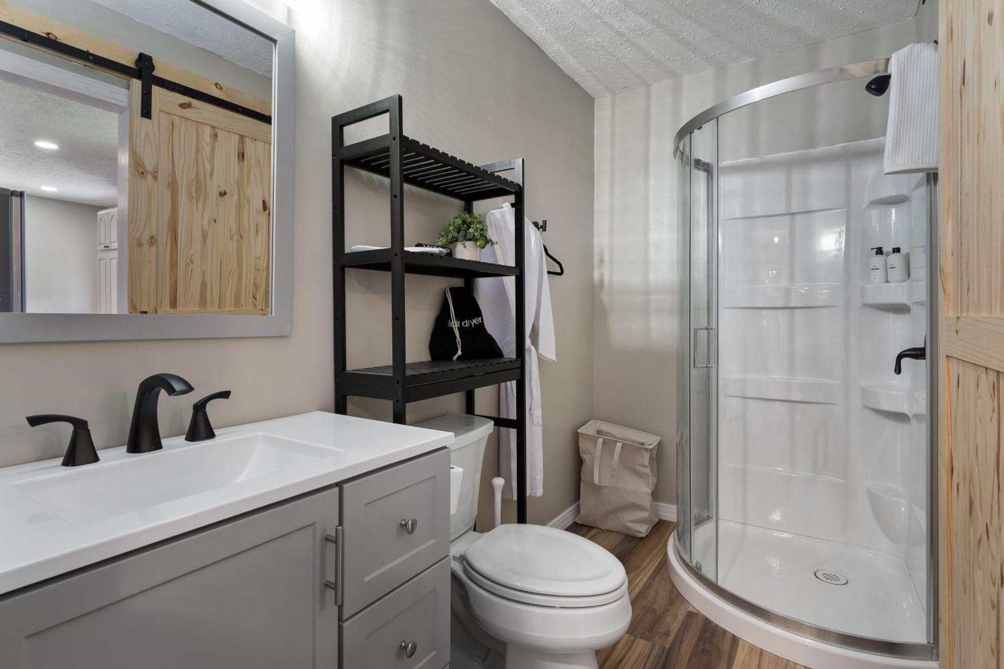 Spacious Cabin Near Hocking Hills And Caves With Hot Tub And Firepit Laurelville 外观 照片
