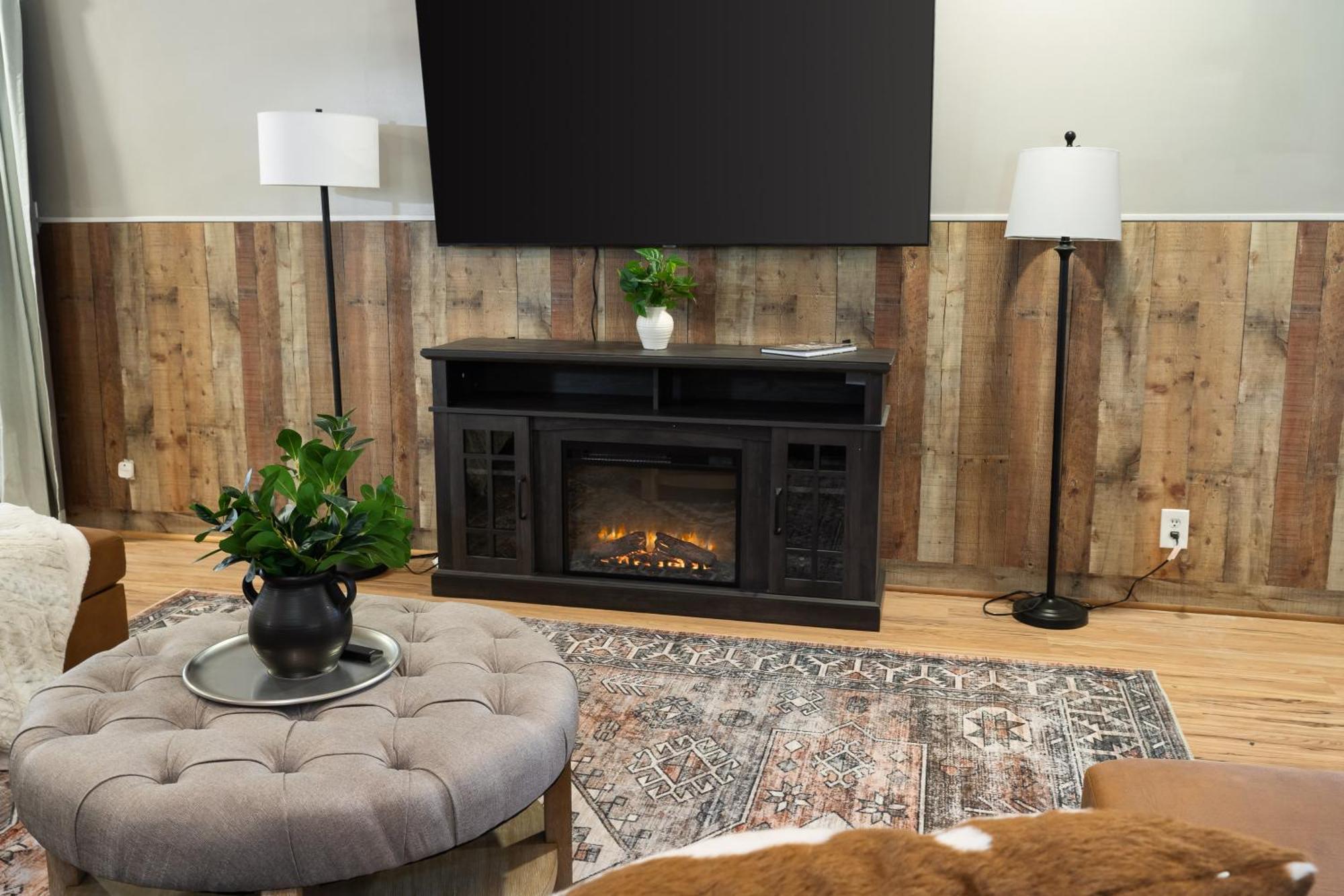 Spacious Cabin Near Hocking Hills And Caves With Hot Tub And Firepit Laurelville 外观 照片