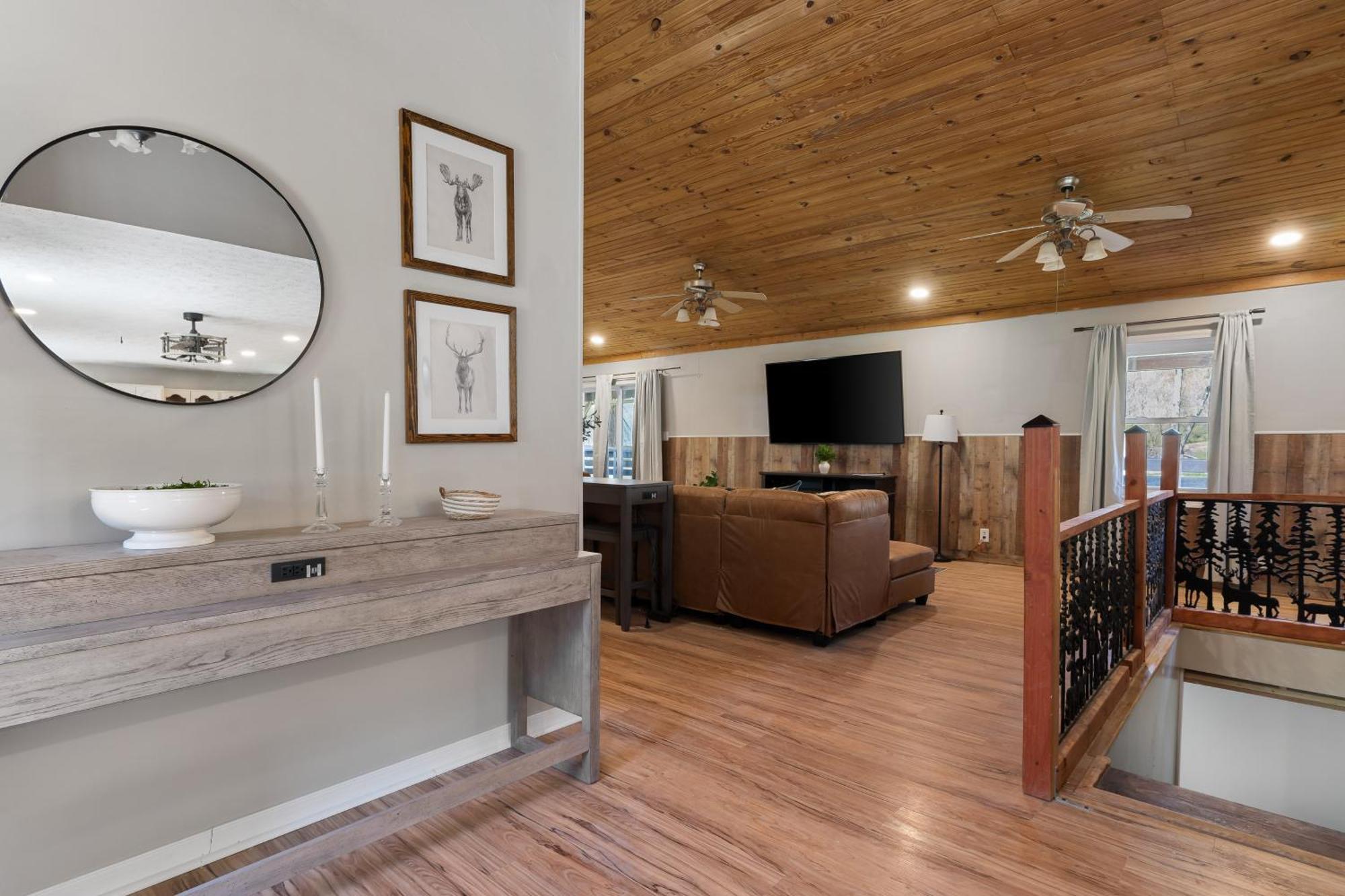 Spacious Cabin Near Hocking Hills And Caves With Hot Tub And Firepit Laurelville 外观 照片