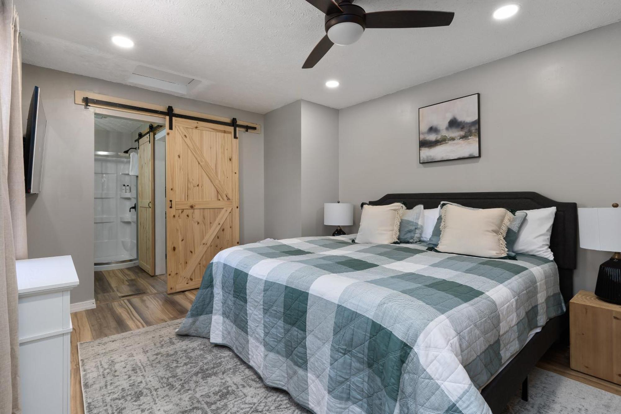 Spacious Cabin Near Hocking Hills And Caves With Hot Tub And Firepit Laurelville 外观 照片