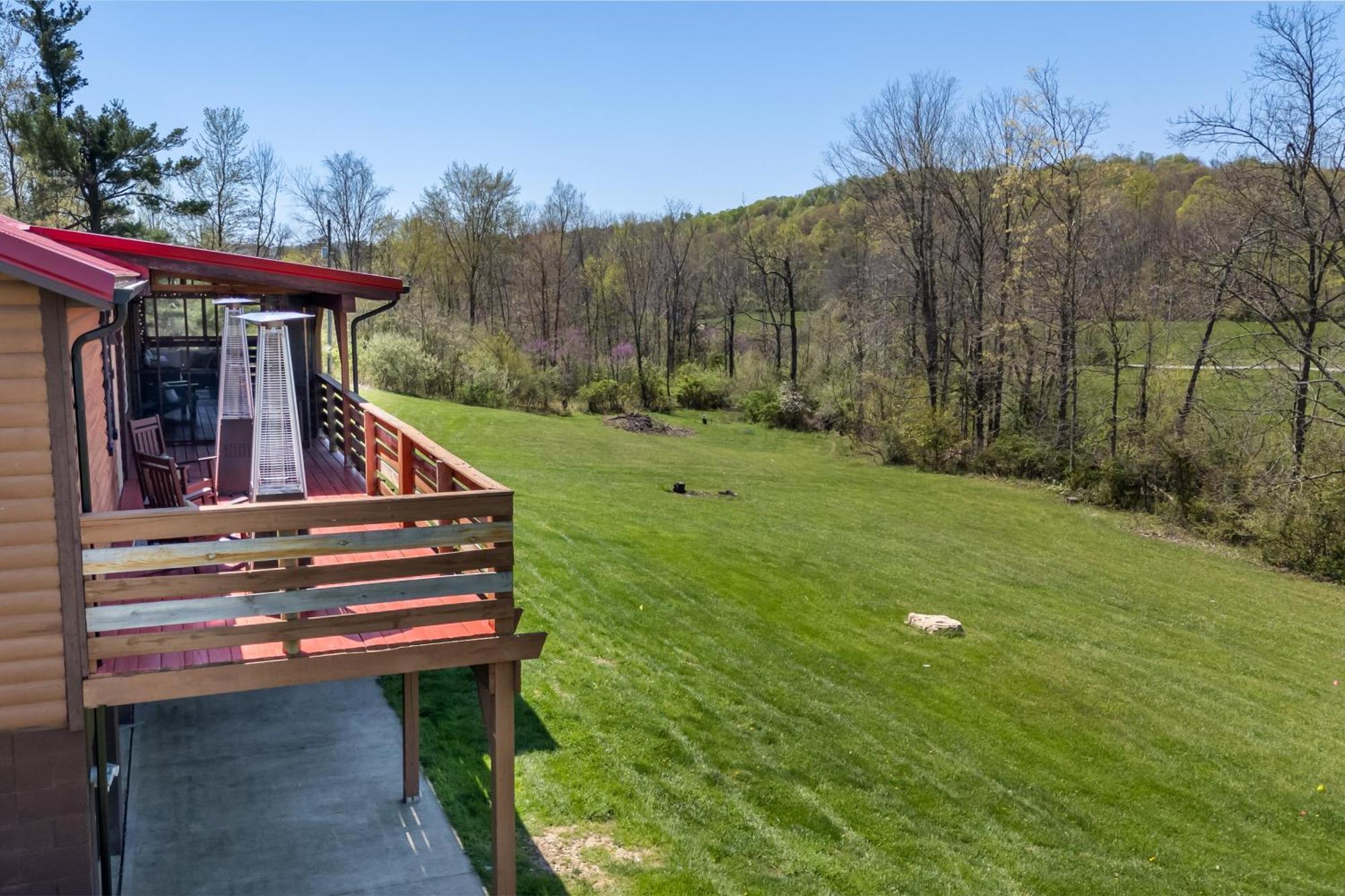 Spacious Cabin Near Hocking Hills And Caves With Hot Tub And Firepit Laurelville 外观 照片