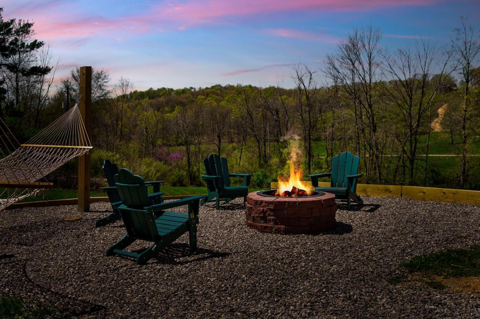 Spacious Cabin Near Hocking Hills And Caves With Hot Tub And Firepit Laurelville 外观 照片