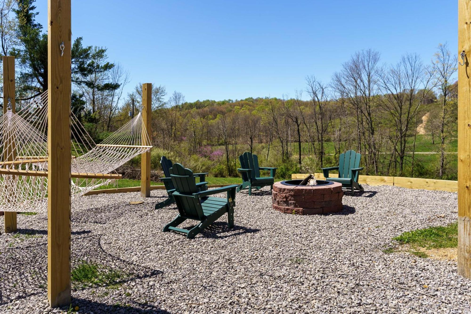Spacious Cabin Near Hocking Hills And Caves With Hot Tub And Firepit Laurelville 外观 照片